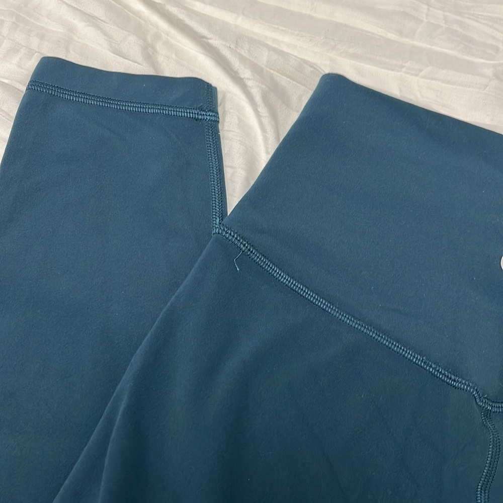 Lululemon Aligns 25” - Picture 4 of 6